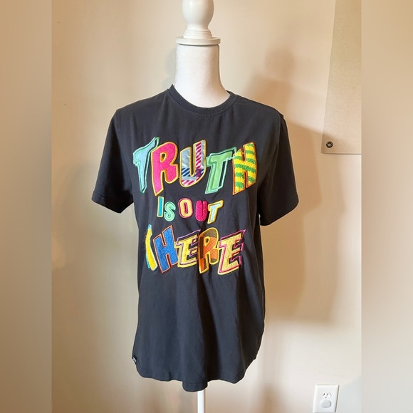 BKYS Truth is Out There Abstrsct Vintage Black T Shirt - Picture 1 of 3